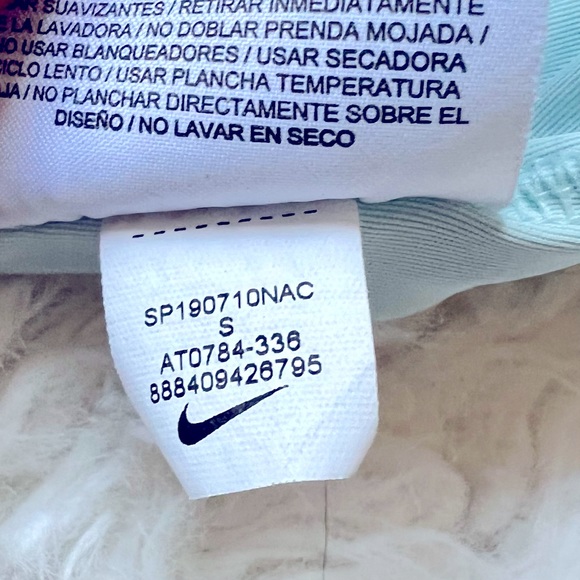 Women’s Nike Dri-Fit Racerback top size Small - Picture 7 of 7